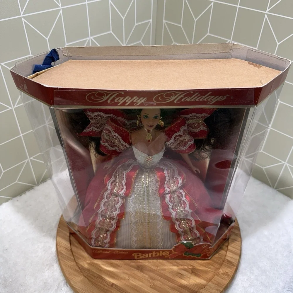 EXTREMELY RARE AUTHENTIC 1997 HAPPY HOLIDAYS BARBIE‎ DOLL NEW IN BOX